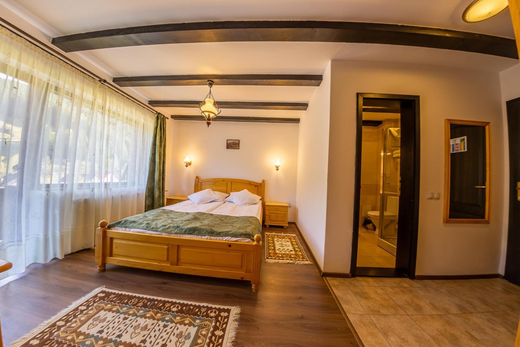 Poiana Soarelui Bed & Breakfast Moeciu De Sus Exterior photo