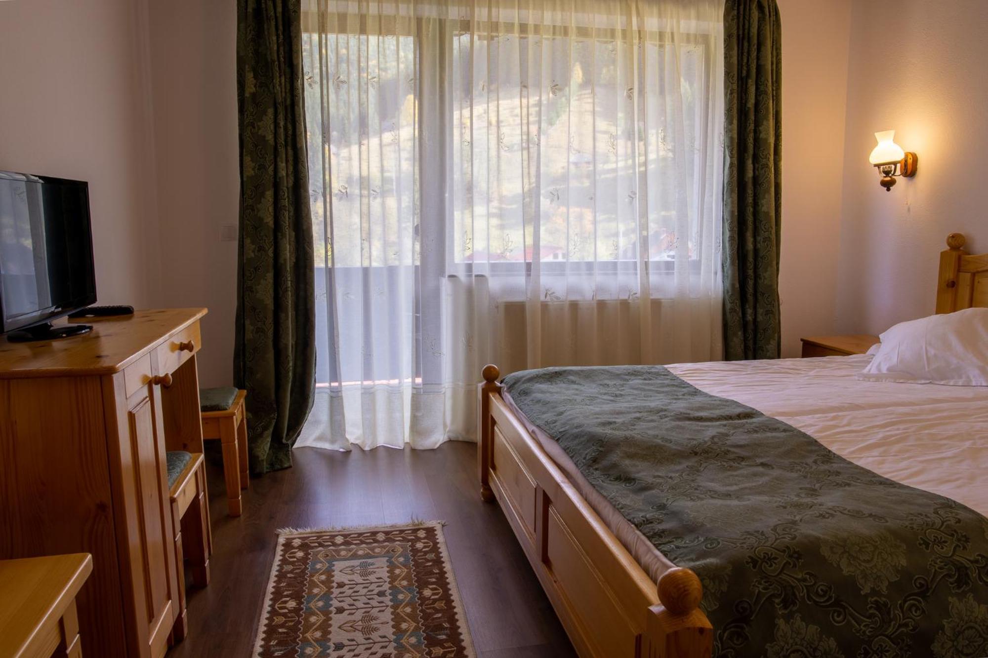 Poiana Soarelui Bed & Breakfast Moeciu De Sus Exterior photo