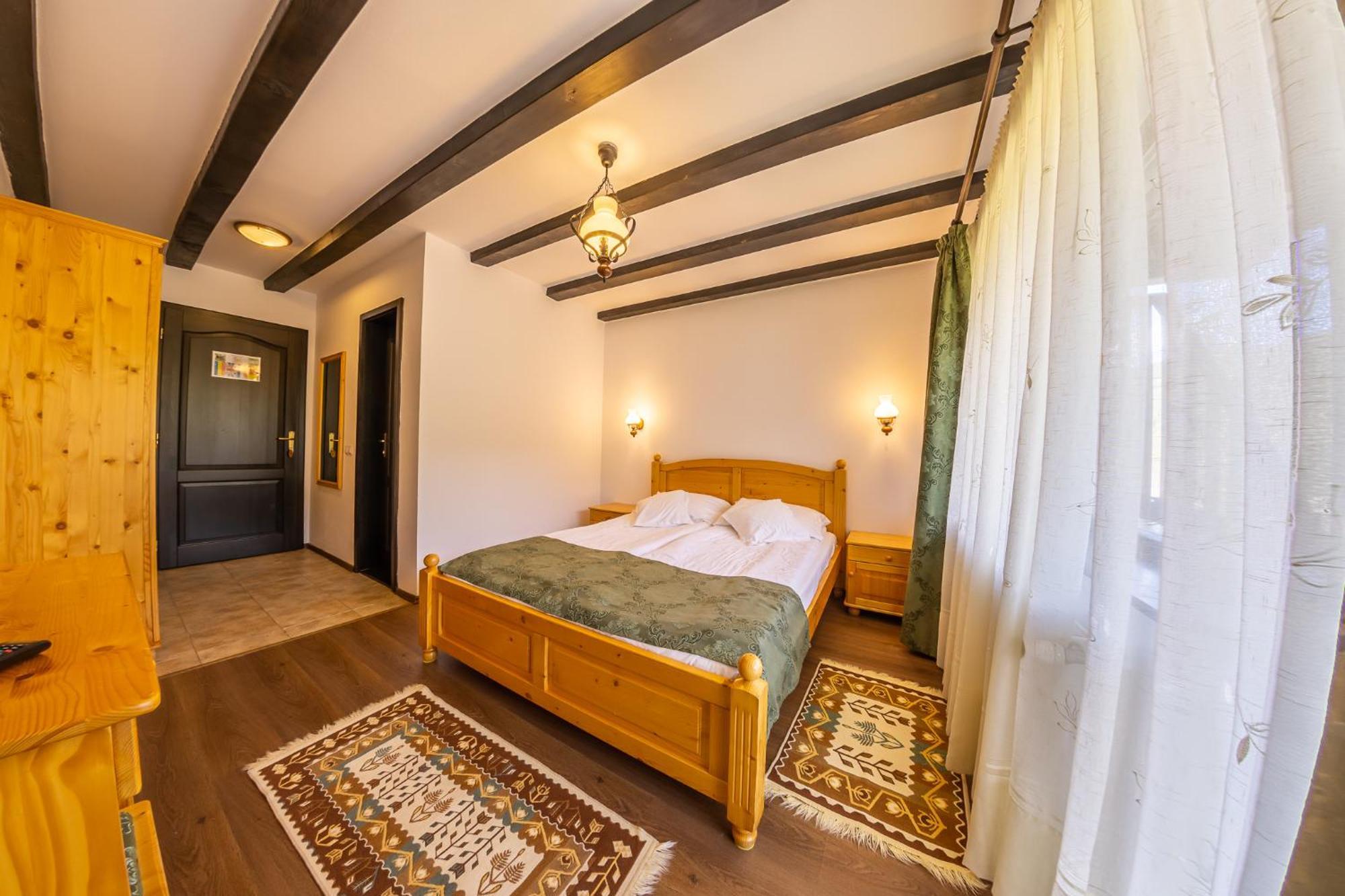 Poiana Soarelui Bed & Breakfast Moeciu De Sus Exterior photo