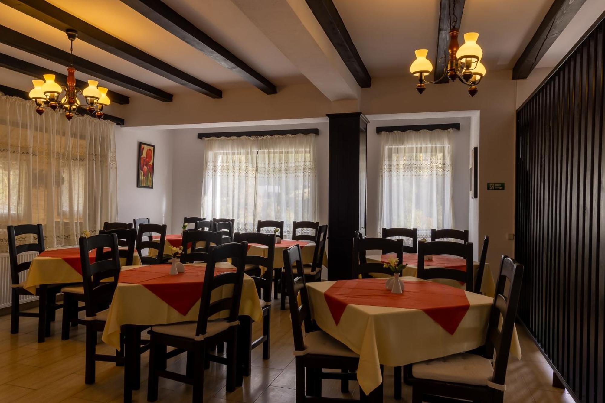 Poiana Soarelui Bed & Breakfast Moeciu De Sus Exterior photo