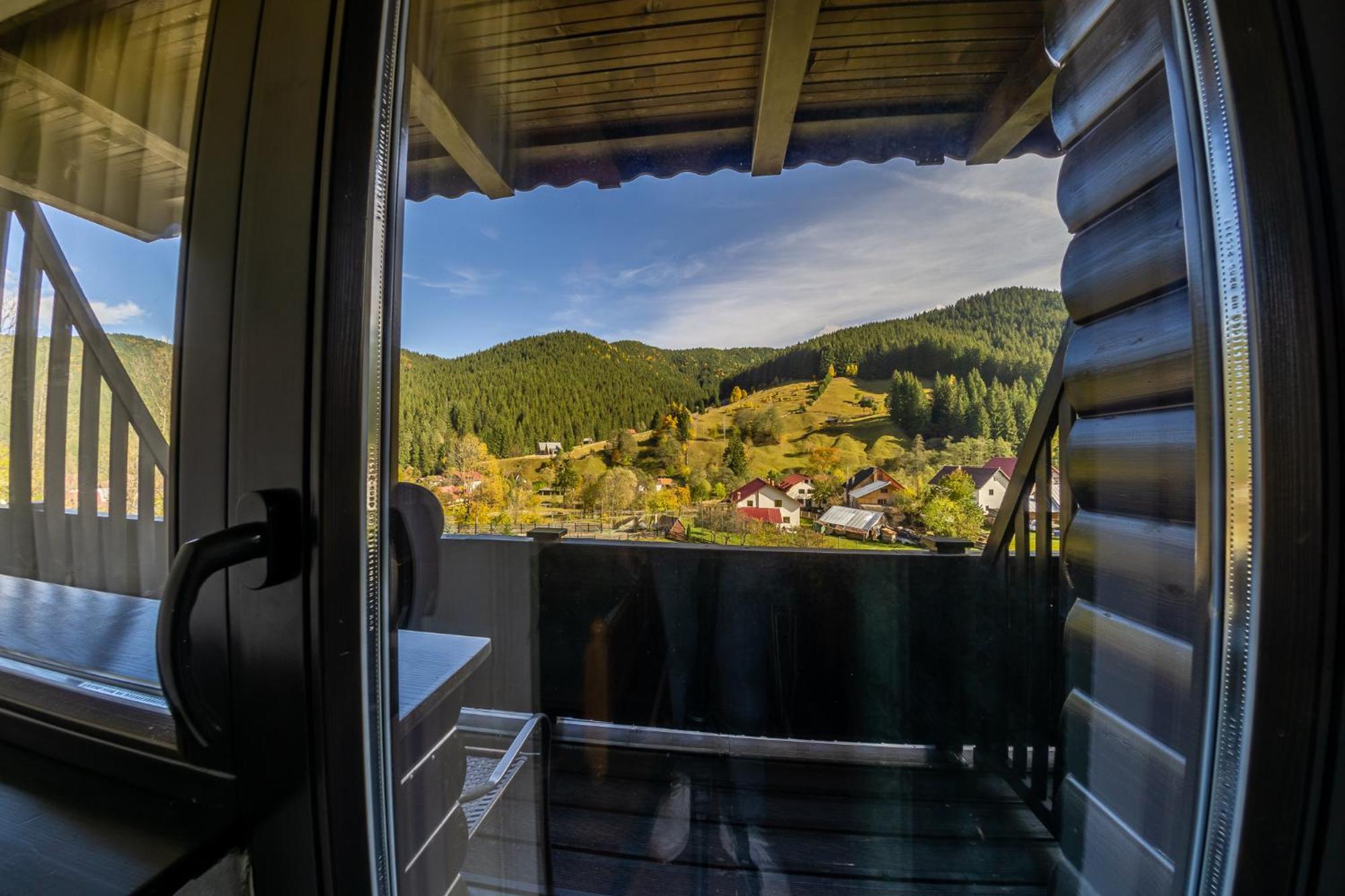 Poiana Soarelui Bed & Breakfast Moeciu De Sus Exterior photo
