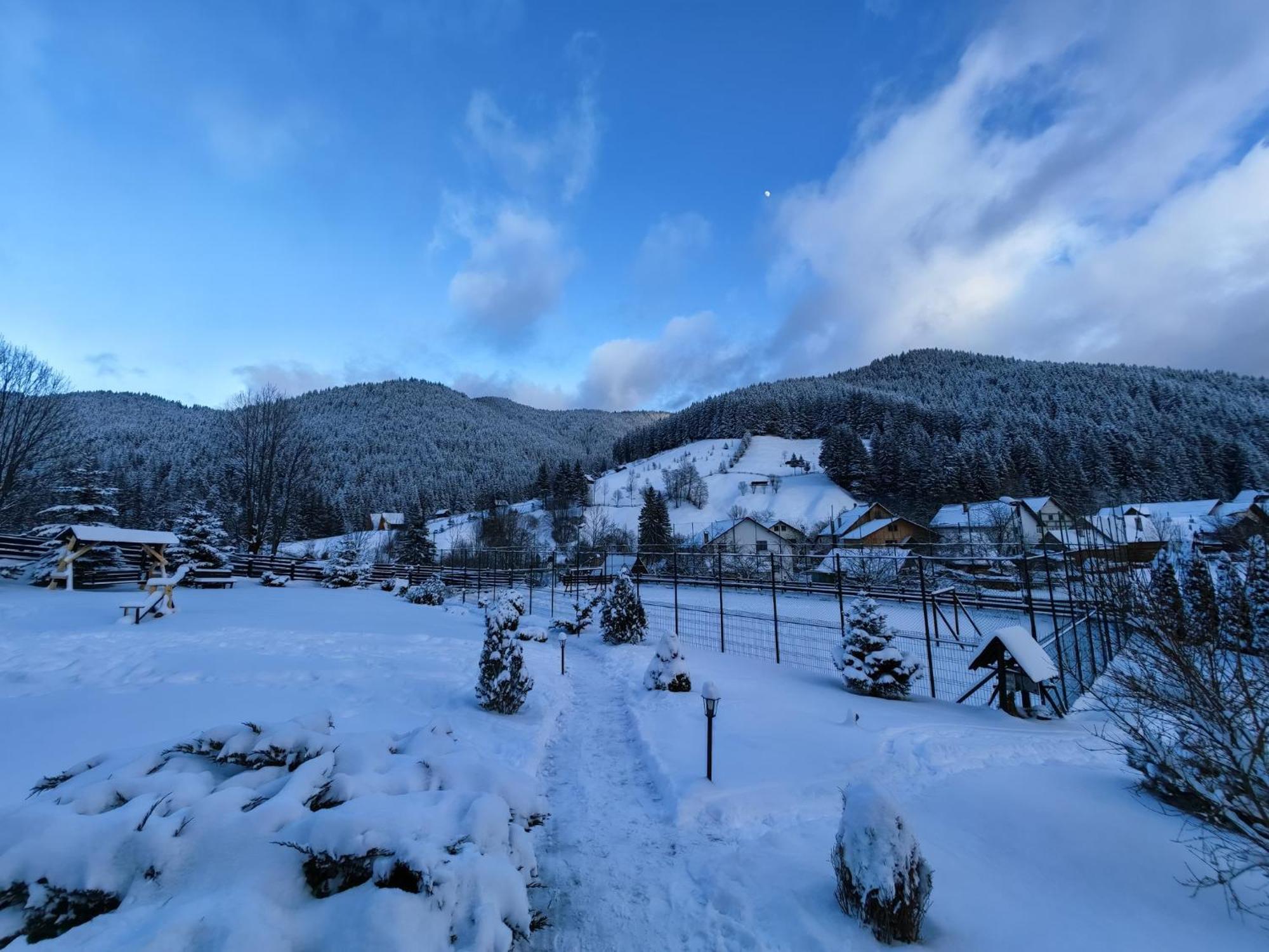 Poiana Soarelui Bed & Breakfast Moeciu De Sus Exterior photo