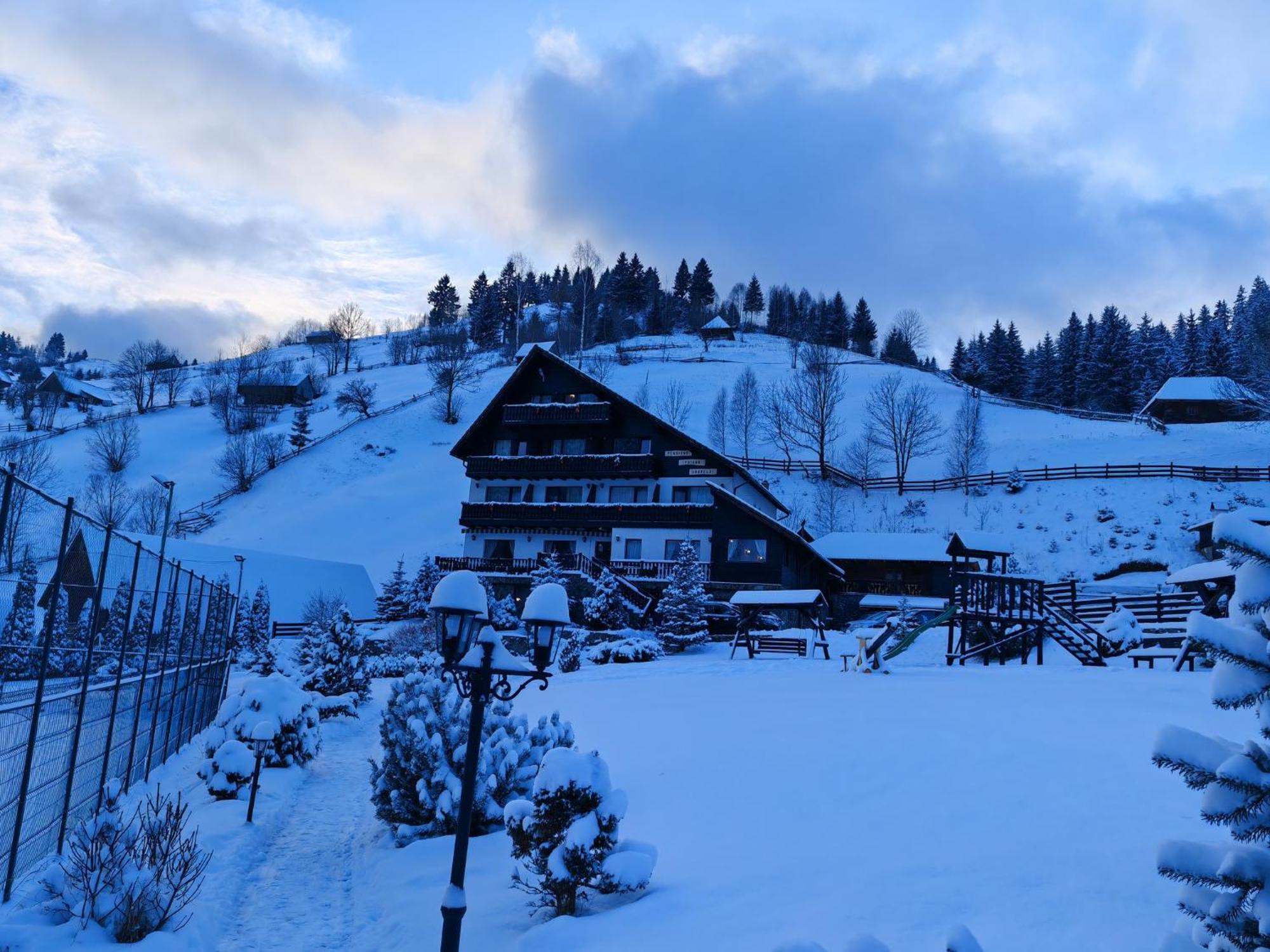 Poiana Soarelui Bed & Breakfast Moeciu De Sus Exterior photo